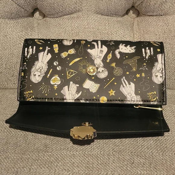 Loungefly Harry Potter Wallet - Picture 9 of 9